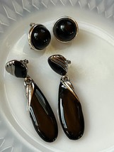 Lot of Black &amp; SIlvertone Enamel Teardrop Dangle &amp; Simple Round Plastic Cab Clip - £10.46 GBP