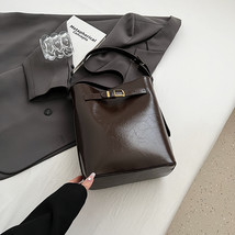 Fashionable Simple Oil Wax Leather Large Capacity Bucket Bag 2023 Winter Elegant - £33.02 GBP