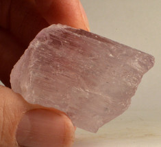 #5689 Light Pink Kunzite - Afghanistan - 44.3 grams = 221.5 Carats - £71.94 GBP