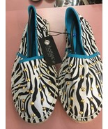 chatties Zebra blue fashion studded shoes/ sandals Size 11 - $740.55 MXN