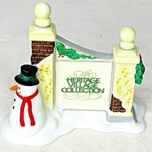 Vintage Dept 56 Heritage Village Snowman With Sign Accessory 5572-7 - £9.20 GBP