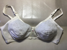 36C Vintage 60s 70s Soft Light Padded Cup Women&#39;s Wire Free Must Have Bra - £26.59 GBP
