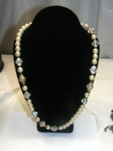 Vintage Pearl and Molded Bead Necklace 31&quot; 16-F - $645.41 MXN