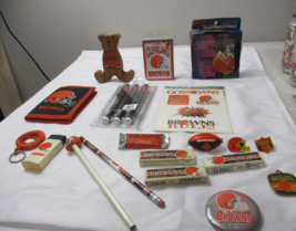 Vintage Cleveland Browns collectibles pens, gum, wallet, coasters, penci... - $937.82 MXN