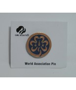 Vintage Girl Scout WORLD ASSOCIATION PIN with Card - $5.36 CAD