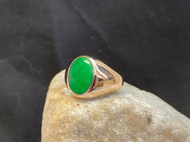 Vtg 14K Yellow Gold Ring 7.35g Fine Jewelry Sz 10 Band Green Oval Stone Bezel - £473.86 GBP