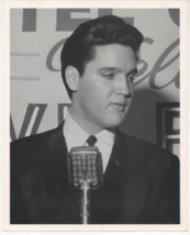 Elvis Presley Rare Vintage Photo 8x10 - £15.54 GBP