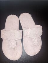 Jack Rogers Slippers Size 5 Fuzzy Pink Comfort - $8.19