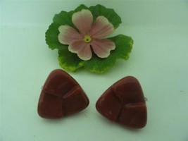 Vtg Red Bakelite Earrings Clip On Lucite Carved Button Plastic Pin Up Rust Retro - £12.48 GBP