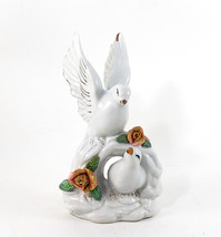 Porcelain Dove Love Birds Figurine White Gold Trim Rose Glitter Glossy Vintage - £10.34 GBP