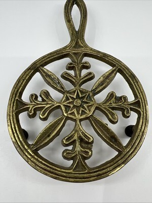 Vintage Cast Brass 3 Footed Trivet Handled with ornate Design 7”x4.5” Item image 6