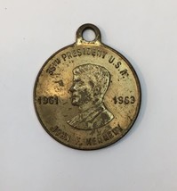 Vintage John F. Kennedy 35th President Kennedy Center Medallion Coin Pendant - £9.44 GBP