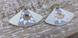 Vintage Laurel Burch Enamel Earrings w/ Flower Floral Design Beige Gray ... - £19.66 GBP