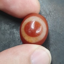 Perle d&#39;amulette d&#39;agate rouge dzi indo tibétaine de l&#39;Himalaya - $41.46