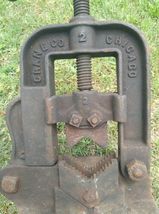 Vintage Cast Iron Crane Co. No 2 Machinist Pipe Vise Made in Chicago, IL. image 4