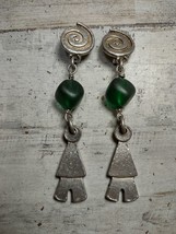 Vintage Silvertone Southwestern Hut Green Glass Bead Dangle Earrings Cli... - £16.47 GBP
