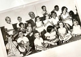 Vintage Press Photo, Joseph P. Kennedy with All of His Grandchildren, 1961 - £26.15 GBP