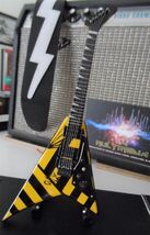 MICHAEL SWEET - Jackson Charvel Flying Banana 1:4 Scale Replica Guitar ~New - €24,81 EUR