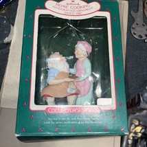  Hallmark Collector's Series Home Cooking Handcrafted Christmas Ornament 1987 - $5.00