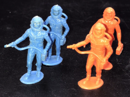 Lot of Four (4) Vintage MPC 1960&#39;s Spacemen Astronaut Blue &amp; Orange 2&quot; - £7.46 GBP