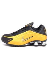 Authenticity Guarantee

Nike Shox R4 Black Metallic Gold AR3565-005 Wome... - €127,69 EUR