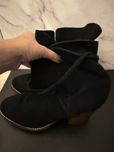 ALDO  Black Suede  boots with straps and tassels Women’s size 7 ~3.5 Inc... - $245.03 MXN