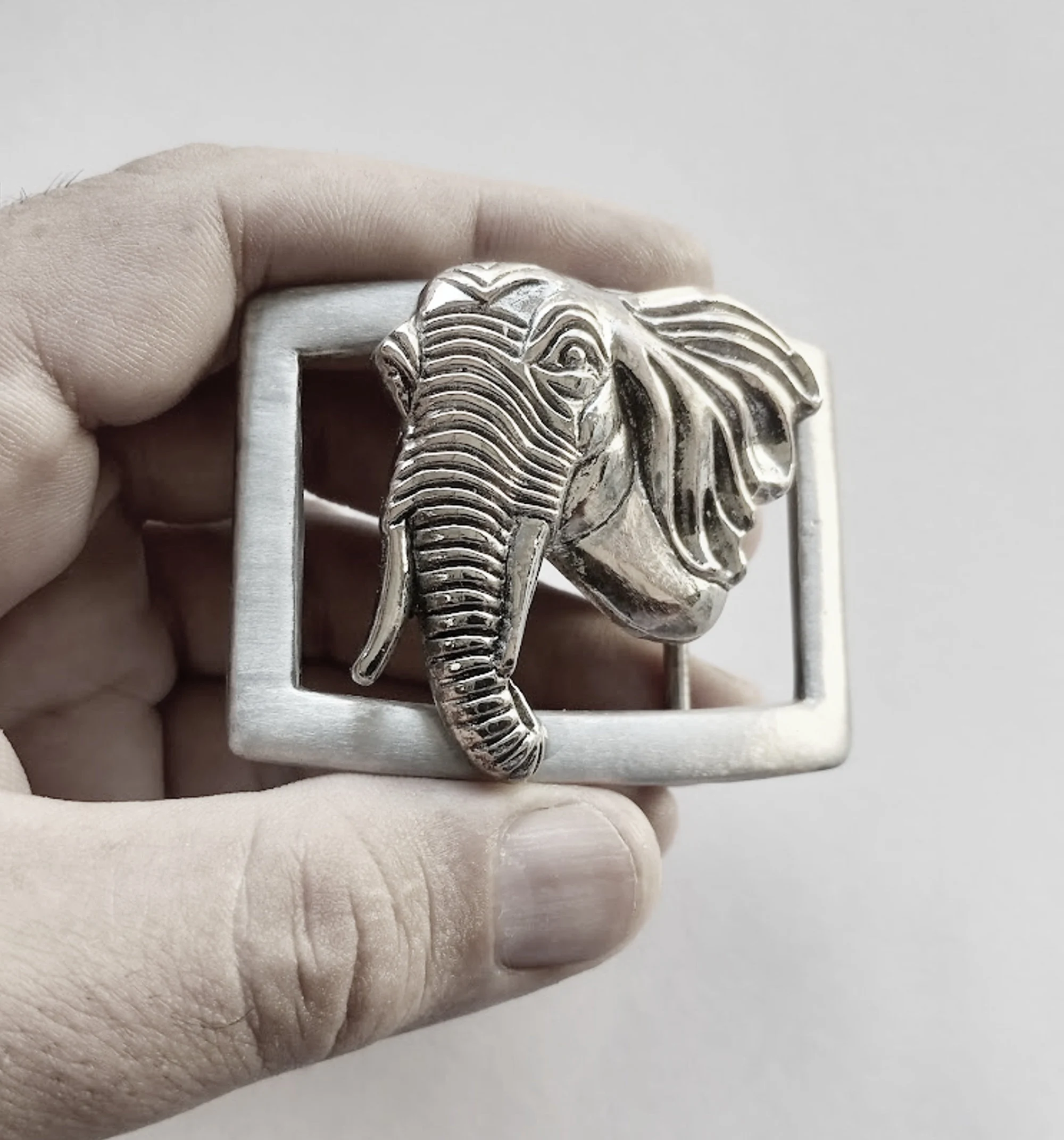 Sterling silver belt buckle elephant design blackened .925 stamped - €280,50 EUR