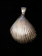 Large 925 Sterling Silver Clam Pendant Free Shipping - £23.69 GBP