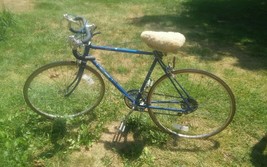 VTG Mens Free Spirit Dynasty Blue Road Bike 22 Inch - $175.00