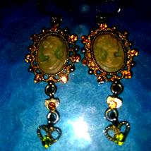 Simply Gorgeous Cameo Rhinestone Vintage Earrings - £20.57 GBP