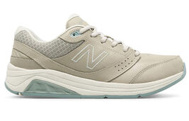 NEW BALANCE 928V3 WOMEN'S WALKING SHOES 9.5 2E WIDTH NEW WW928GR3 DAMAGED - $44.99