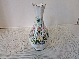 Aynsley Bone China Bud Vase Wild Tudor Made In England 7.25&quot; Embossed Florals - £11.82 GBP
