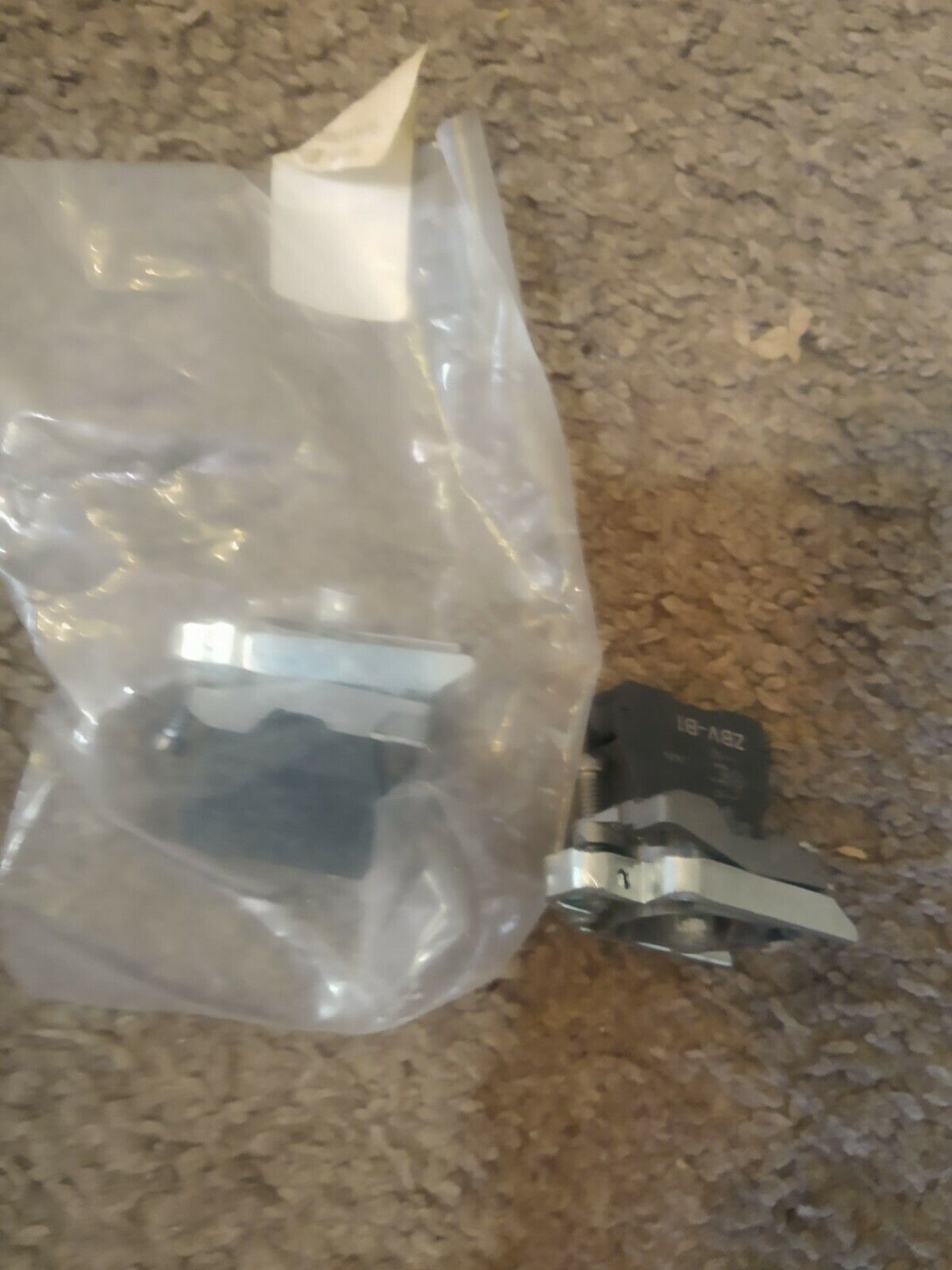 NEW LOT of 2 Telemecanique Schneider Lamp Contact w/ Block Base ZBV-B1 /... - $30.38