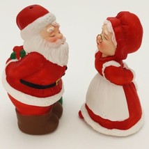 Kissing Santa &amp; Mrs Claus Salt &amp; Pepper Shakers Russ Berrie &amp; Co. #15117 Taiwan - £11.18 GBP