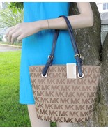 MICHAEL KORS NWT JET SET ITEM MK SIG. JACQUARD MEDIUM TOTE NWT/ BGE/EB/NAVY - $155.99