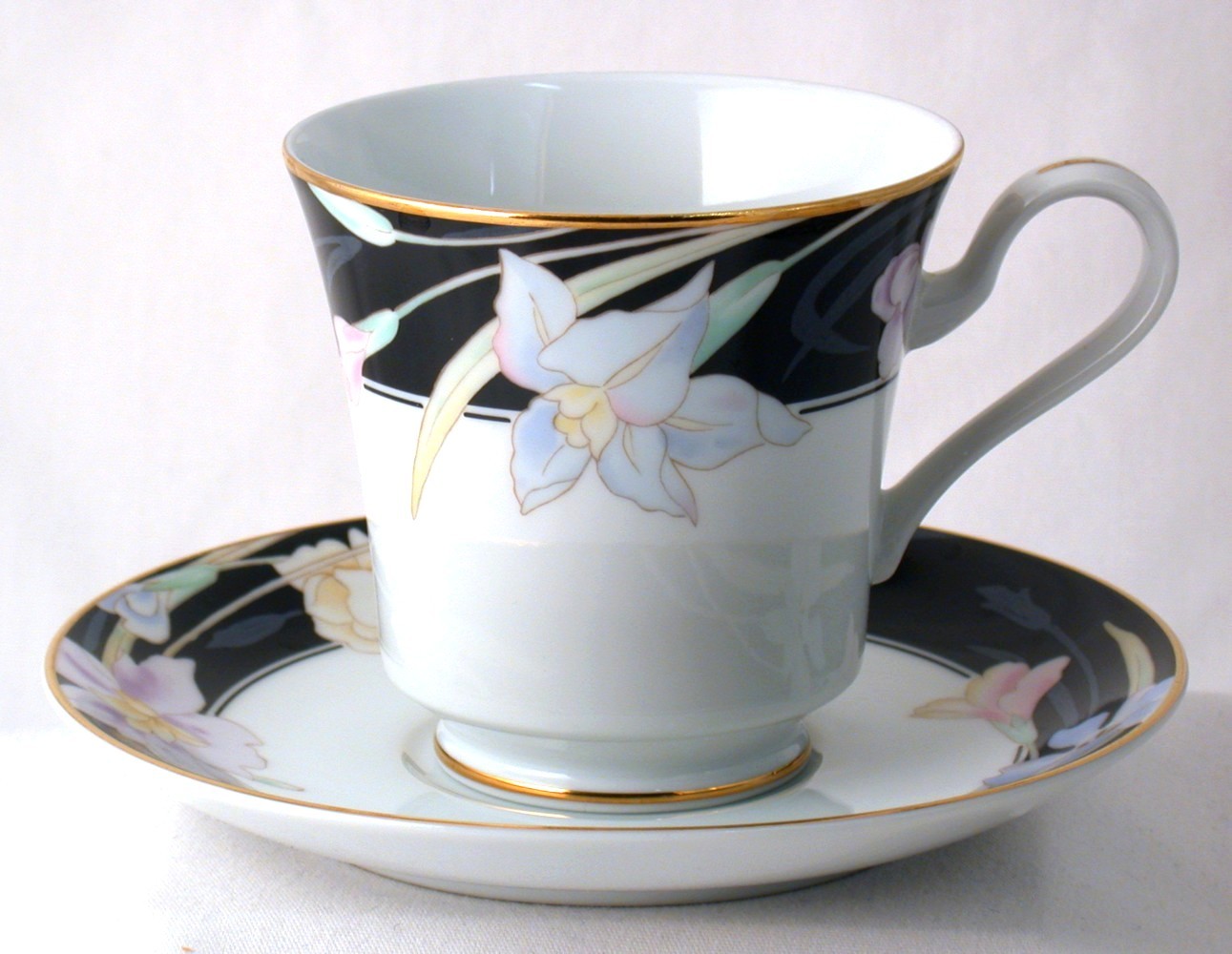 Mikasa Charisma Black Cup & Saucer Set New Fine China L9050 - $7.50