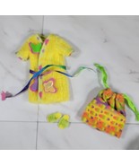 1999 BARBIE COURTNEY &quot;Pajama Fun&quot; YELLOW TERRY BATH ROBE w/COLORFUL BUTT... - €25,35 EUR
