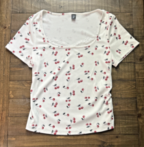 Shein Woman&#39;s Pullover Top, Short Sleeves, White with Cherries,  Size 0XL - $93.10 MXN
