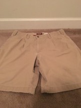  Eddie Bauer Men&#39;s Khaki Pleated Front Shorts Zip Button Casual Size 38 - $42.57