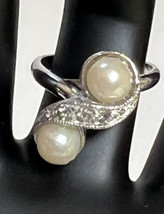 Jewelry Ring Sarah Cov. Two Pearls Rhinestone Band Sterling Silver Size 5-6 Adj. - £8.95 GBP