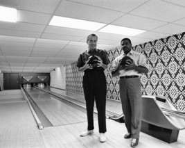 President Richard Nixon holds bowling ball in White House alley Photo Print - £7.04 GBP+