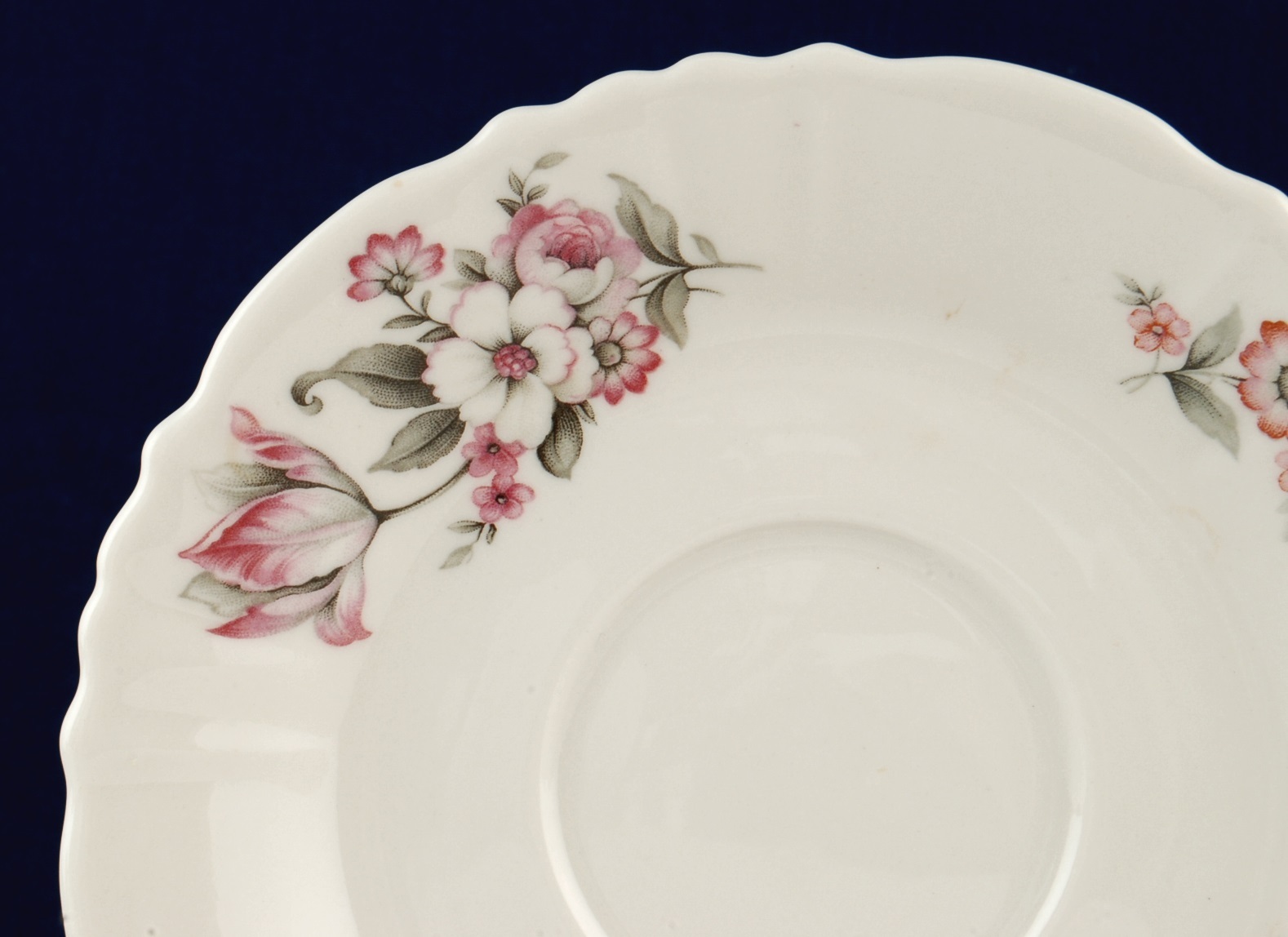 Aberdeen China Moss Rose 5-3/4" Saucer Scalloped Edge No Trim Item image 2