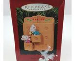 1995 Hallmark Keepsake Ornament Sister To Sister Cute Mice In Spice Rack - $7.71