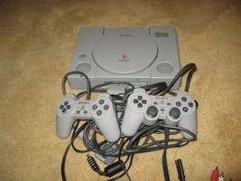 Original Gray Playstation Game Console and Controllers - £79.93 GBP