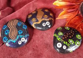 Darkside Spring Buggy Beetles Painted Rocks Gift Set Decor Garden Shelf ... - $5.95