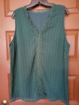 Women&#39;s Shein Dark Green Lace Overlay Short Sleeveless Shirt Size Large - $14.85