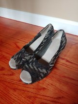 TOMS Wedge Peep Toe Sandals Womens Size W8.5 Black Brown Tan Knit - $29.65