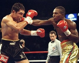 OSCAR DE LA HOYA vs IKE QUARTEY 8X10 PHOTO BOXING PICTURE ACTION - $5.93