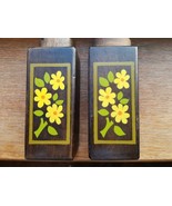 Vintage ~ Wooden ~ 4&quot; Tall ~ Salt &amp; Pepper Shakers ~ Retro ~ Floral Design - €25,84 EUR