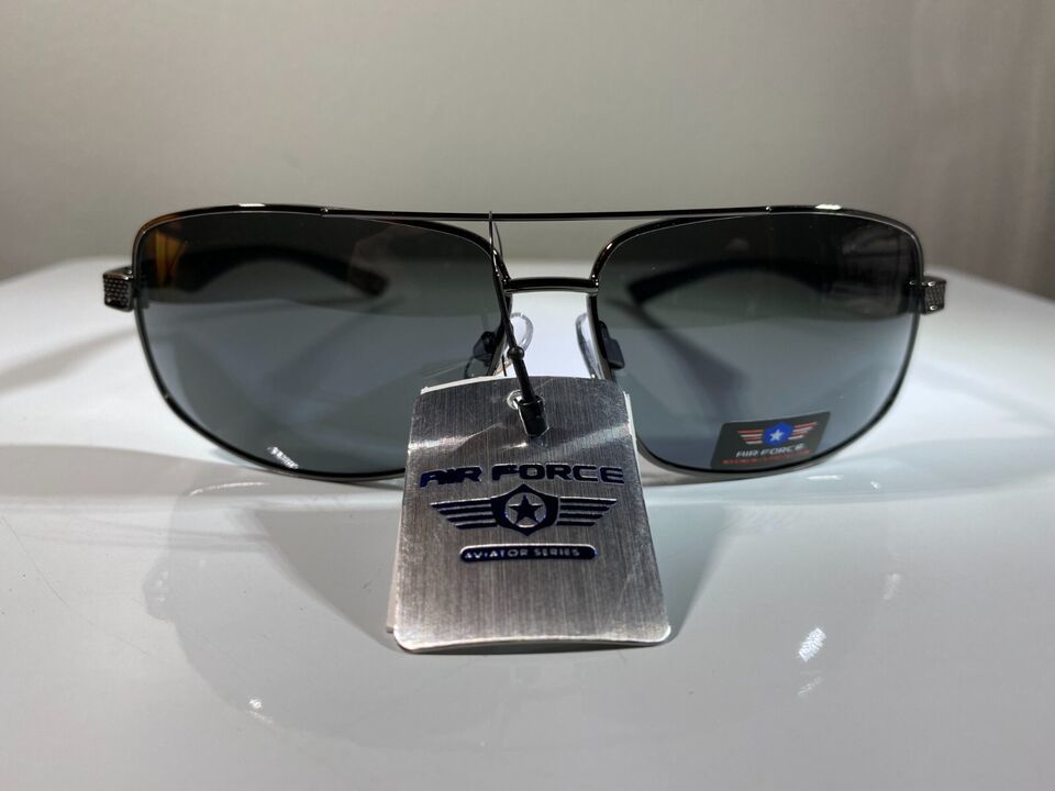 Men&#39;s aviation style sunglasses with black wire frame and smoke black le... - $9.50
